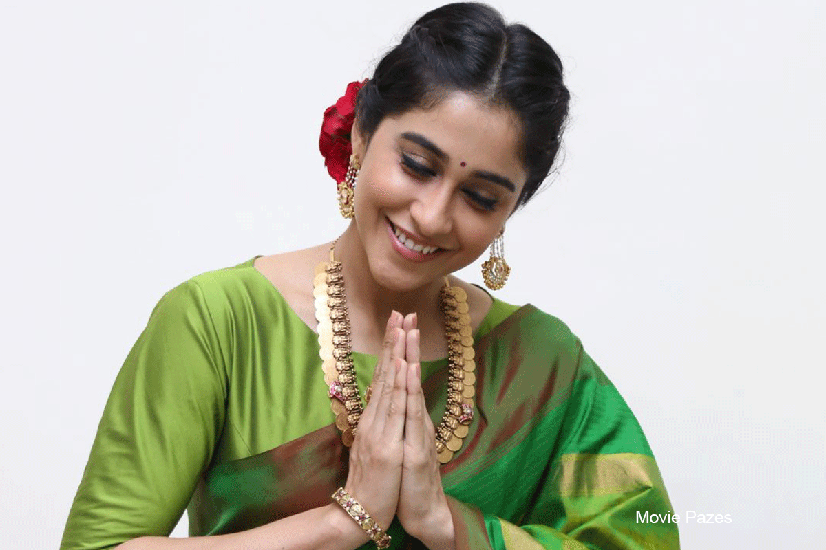 regina-cassandra-at-shankarabharanam-awards